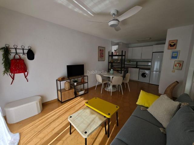 Casa en venta en Orihuela, Cabo Roig. Este bungalow en planta baja en Cabo Roig, Orihuela Costa, con terraza privada y piscina comunitaria, ofrece comodidad y proximida. Casas.