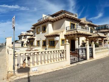 Casa en venta en Urbanización la Zenia II - Jardín