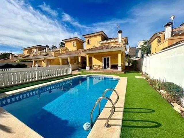 Casa en Venta en Orihuela