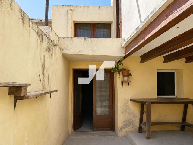 Casa en venta en Oropesa del Mar, Centro. Casa con terrazas en el centro de Oropesa. Casas Oropesa del.