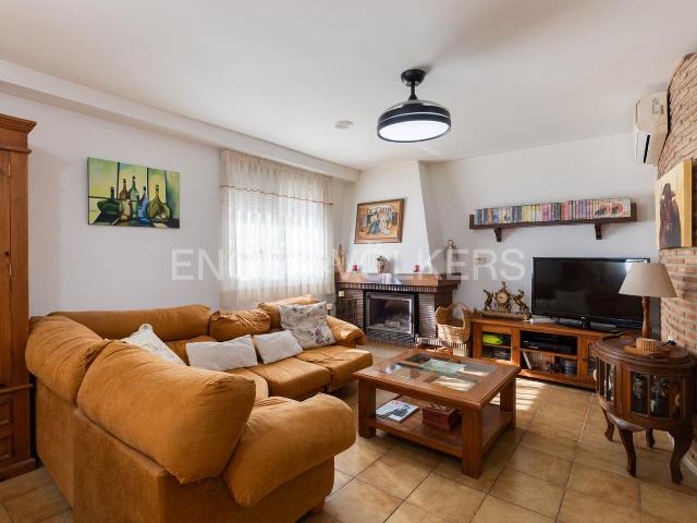 Casa en venta en Oropesa del Mar, El Balcó Jaume I. Exclusiva vivienda con piscina privada, a solo 5 minutos a pie de la playa de La Concha Balcó, Oropesa del Mar. Casas Oropesa del.