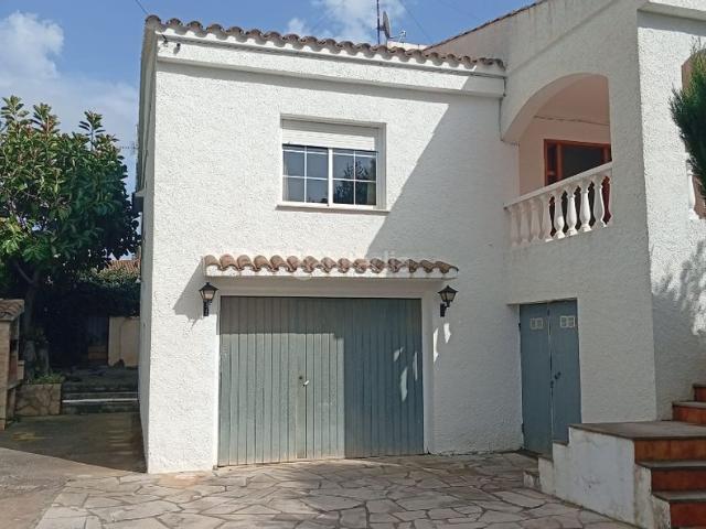 Casa en venta en Oropesa del Mar, El Balcó Jaume I. SE VENDE CASA INDEPENDIENTE CON GARAJE, JARDIN Y BARBACOA. Casas Oropesa del.