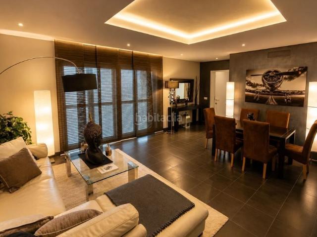 Casa en venta en Orotava La, El Durazno. Casa moderna para la familia con piscina y unas vistas de ensueño. Casas Orotava.