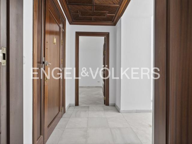 Casa adosada en venta en Osuna. Exclusiva Residencia de Estilo Señorial en el Corazón de Osuna. Casas adosadas.