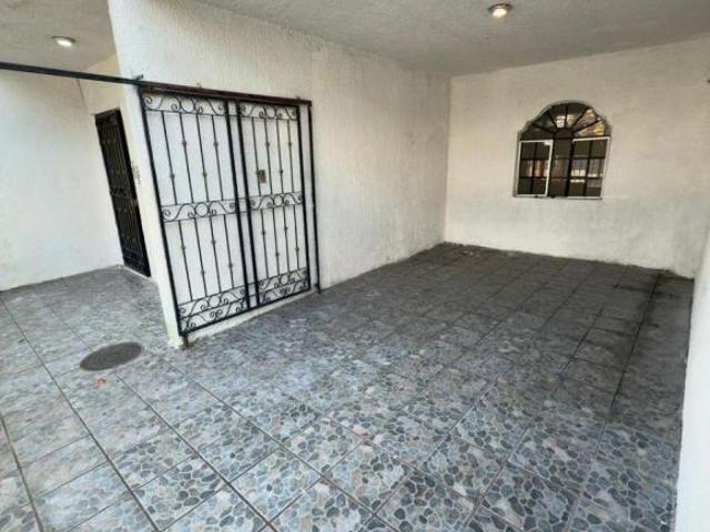 Casa en Venta en Atemajac del Valle Paloma 4934
