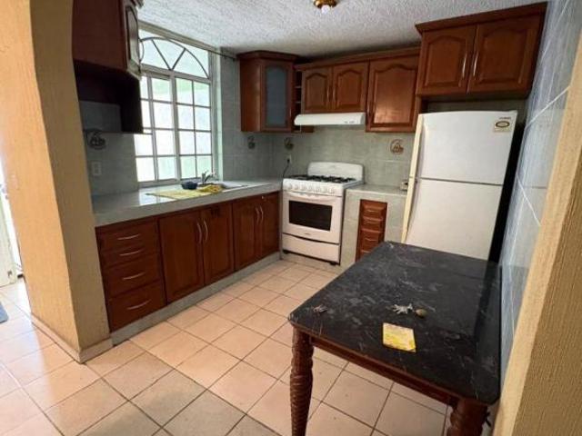 Casa en venta en Atemajac excelente ubicación sobre av Federalismo zona el Batan