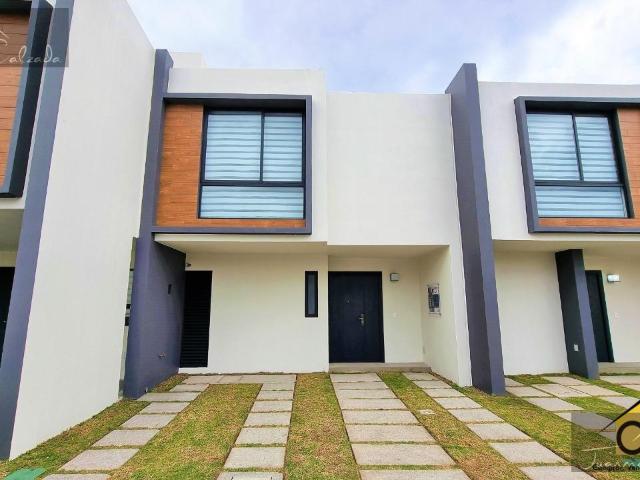 CASA EN VENTA EN AUREA RESIDENCIAL MOD SANZIO