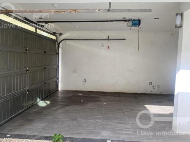 Casa en Venta en Aurelio Martínez Rincón, Col. 24 de Octubre, Coatzacoalcos, Ver