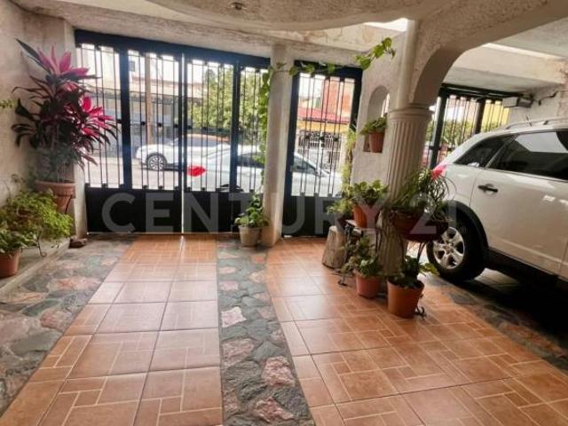 Casa En Venta En Autocinema, Guadalajara