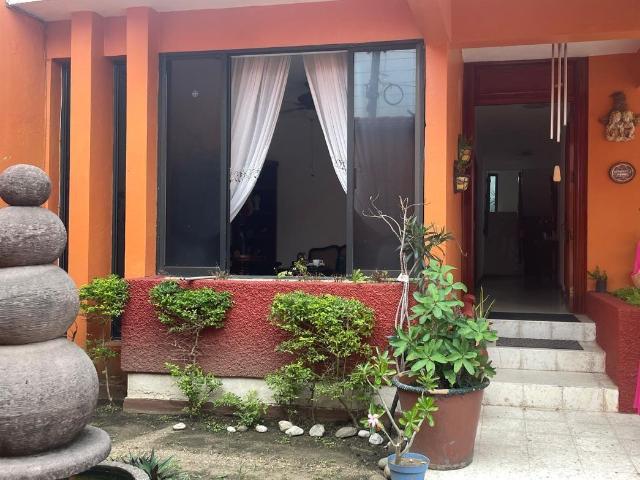 CASA EN VENTA EN AV. CUAUHT?MOC, COLONIA CENTRO, COATZACOALCOS, VERACRUZ