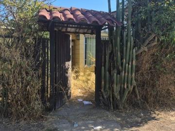 Casa en Venta en Av. Central Gonzalo Perez Llona / Galvarino Rivero