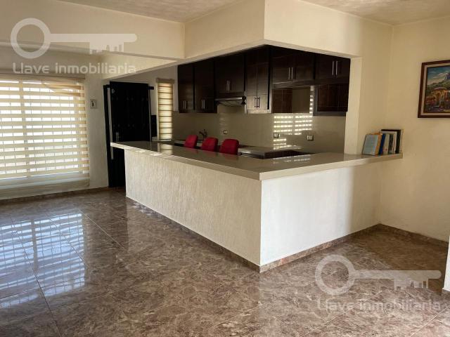 Casa en Venta en Av. Encinos, Fracc. Las Palmas, Cosoleacaque, Ver