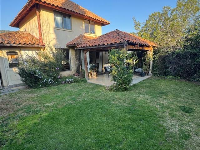 Casa en Venta en AV. HACIENDA EL PEÑON CON EL PARRONAL CONDOMINIO LOS PORTONES UNO