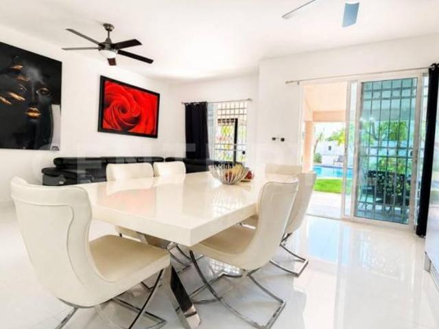 Casa en venta en Av. Labná, Centro, Cancún
