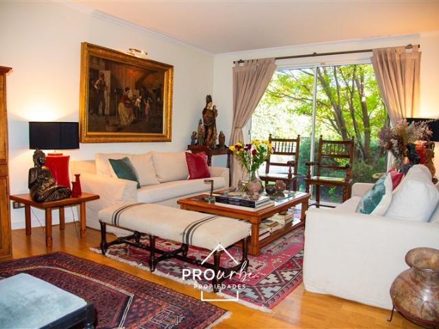 Casa en Venta en Av. Pie Andino con La Dehesa