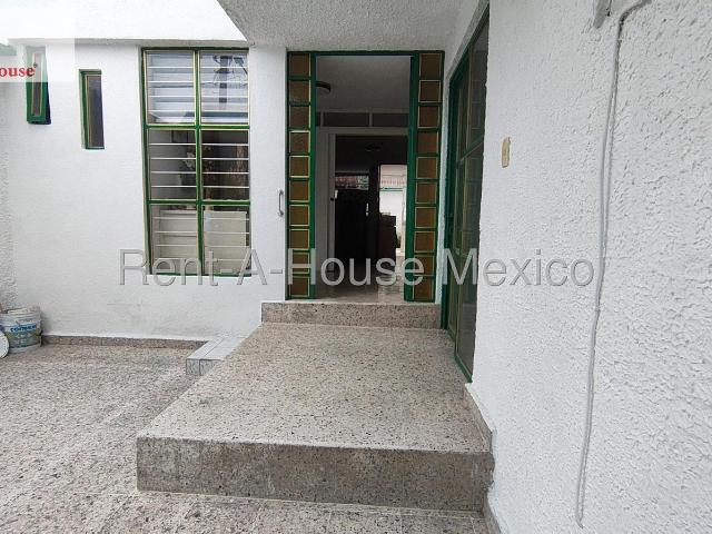 Casa en Venta en Av Santa Ana EOD 27 1009