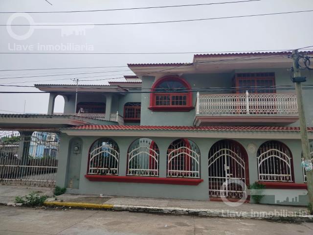 Casa en Venta en Av.16 de Septiembre, Col. Esfuerzos de los Hermanos del Trabajo, Coatzacoalcos, Ver