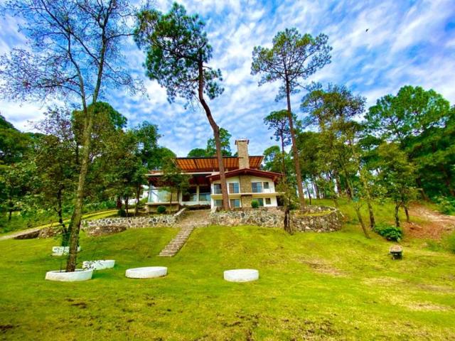 Casa en venta en Avandaro, Valle de Bravo, México