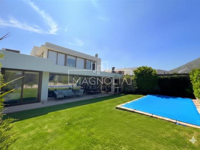 Casa en Venta en AVENIDA CHAMISERO