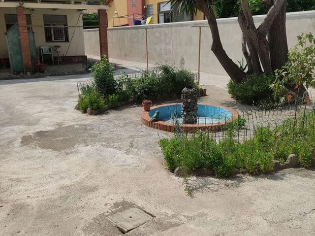 Chalet en venta en calle Del Bosc, Sant Andreu de la Barca, de 65 m² 3 habitaciones por 440.000