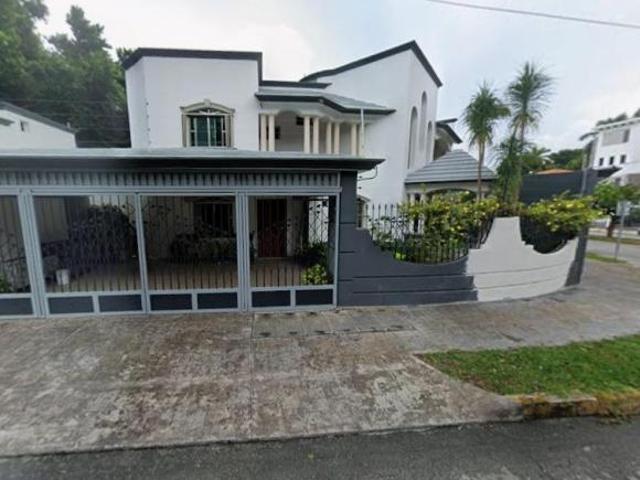 CASA EN VENTA EN AVENIDA HOLBOX SUPERMANZANA 11