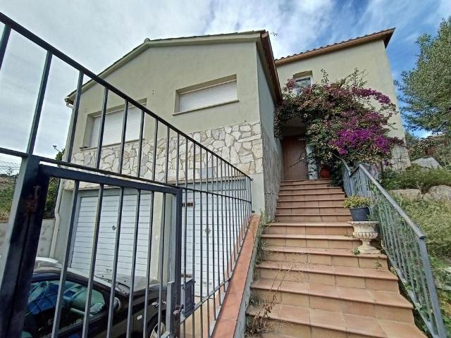 Casa en venta en avenida Mas Santet, Calonge, de 168 m² 4 habitaciones por 299.000