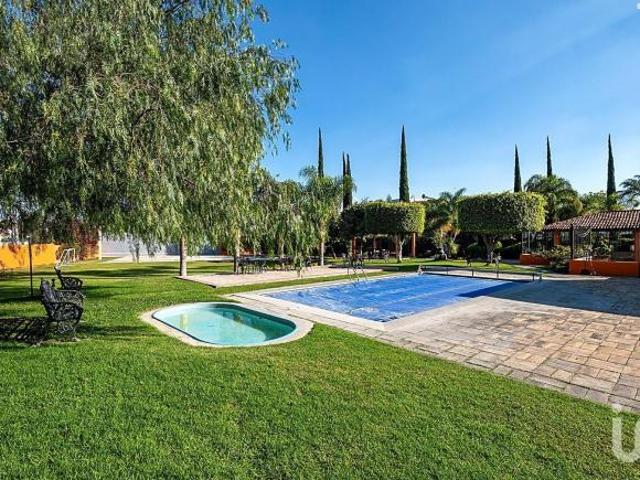 Casa en Venta en Avenida Novelistas, Jardines Vallarta Zapopan