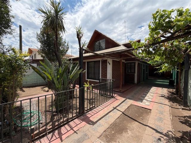 Casa en Venta en AVENIDA SAN GUILLERMO CON SARGENTO MENADIER