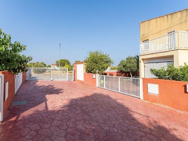 Casa en venta en avenida Verge de Montserrat, Mont Roig del Camp, de 120 m² 3 habitaciones por 311.000