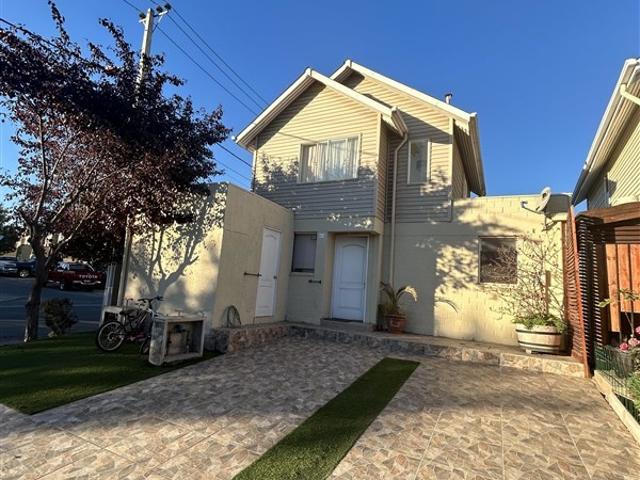 Casa en Venta en Avenida Víctor Troncoso Muñoz