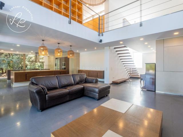 Casa en venta en Avinyonet de Puigventós. CASA DE DISEÑO CON JARDÍN, BOSQUE PRIVADO Y PISCINA EN MAS PAU AVINYONET DE PUIGVENTÓS. Casas Avinyonet de.