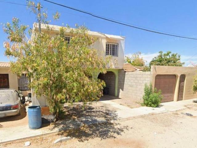 Casa en Venta en Ayuntamiento, La Paz, Baja California Sur. CLL
