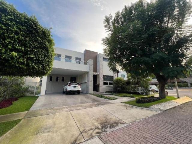 Casa en venta en Azaleas Bugambilias