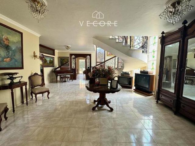 CASA EN VENTA EN AZALEAS BUGAMBILIAS, ZAPOPAN