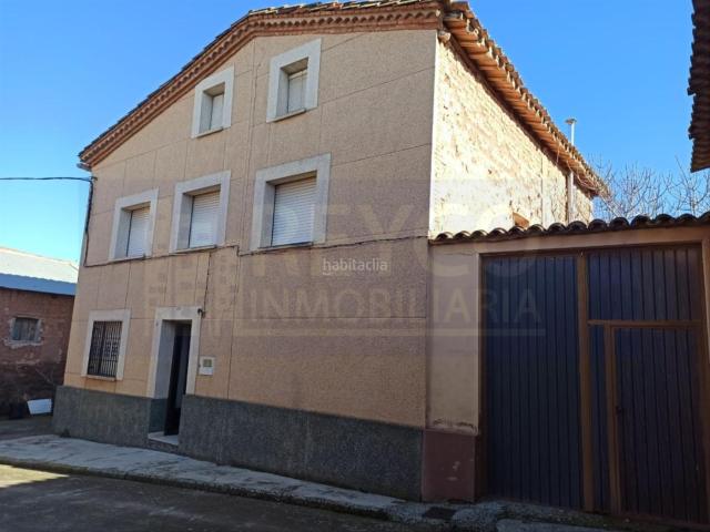 Casa en venta en Azofra. Casa 6 habitaciones, Triplex Venta Azofra. Casas.