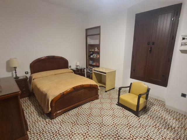 Casa en venta en Azuaga. CASA CENTRICA CON PISCINA. Casas.