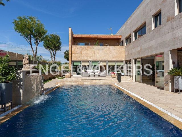 Casa en venta en Azuqueca de Henares, La Paloma Asfain. Preciosa Casa Unifamiliar de lujo en Azuqueca de Henares. Casas Azuqueca de.