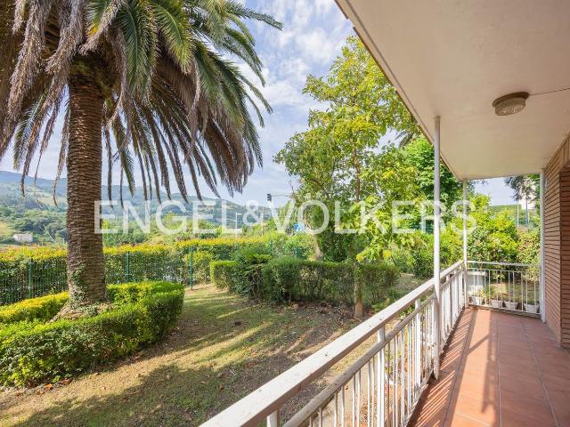 Casa en venta en Abanto y Ciérvana Abanto Zierbena. Exclusiva finca con cuatro viviendas independientes. Casas Abanto y Ciérvana Abanto.