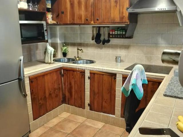 Casa en venta en Zierbena. Se Vende Casa Adosada De dos Habitaciones En Zierbena con 1840 m2 de terreno. Casas.
