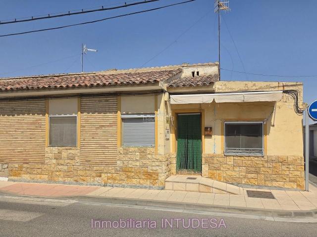 Casa en venta en Ablitas. EN VENTA CASA DE CUATRO DORMITORIOS Y UN BAÑO EN ABLITAS. Casas.