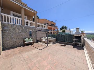 Casa en venta en Abrera. 4 vientos en Can Villalba. Casas.