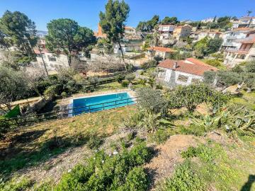 Casa en venta en Abrera. CASA EN VENTA EN URBANIZACIÓN LAS CARPAS Abrera. Casas.