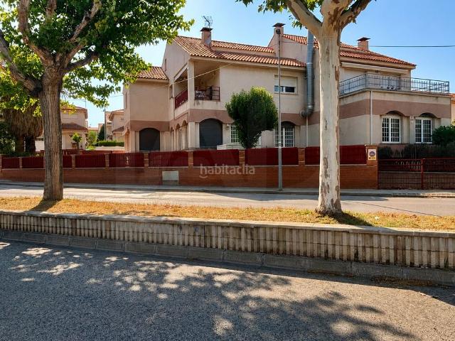 Casa en venta en Abrera. Casas.