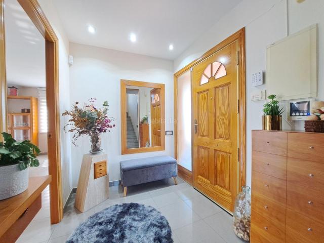 Casa en venta en Abrera. Impresionante Casa a 4 vientos en Sant Hilari, 5 habitaciones, Abrera. Casas.