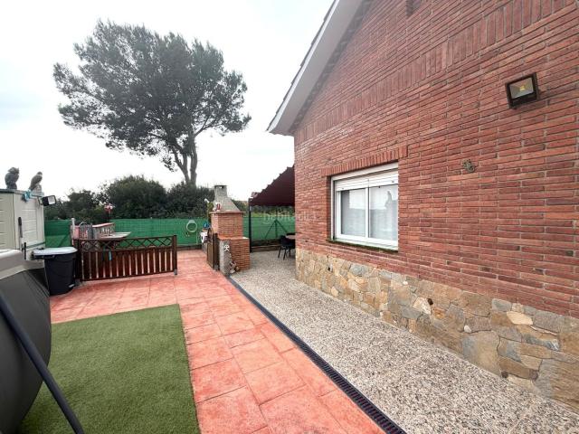 Casa en venta en Abrera. MAGNÍFICA CASA A 4 VIENTOS CON VISTAS A MONTSERRAT EN ABRERA. Casas.