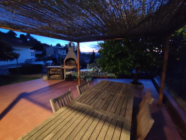 Casa en venta en Abrera. Magnífica vivienda con vistas. Casas.