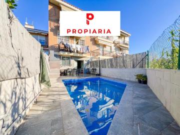 Casa en venta en Abrera. PRECIOSA CASA PAREADA EN EL CENTRO. Casas.