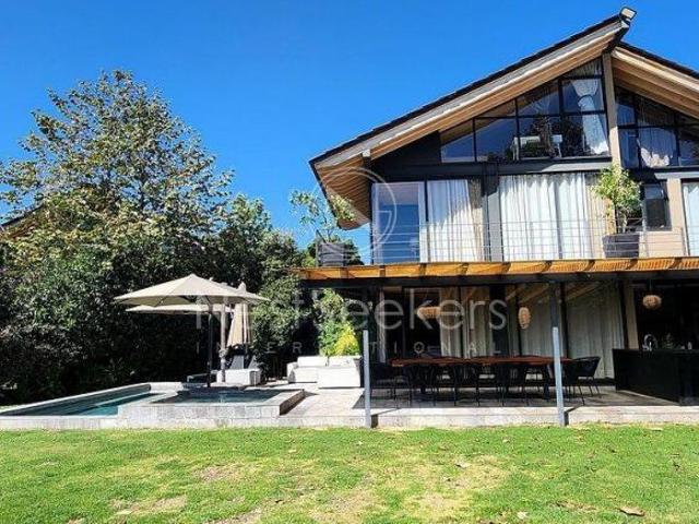 CASA EN VENTA EN ACATITLAN VALLE DE BRAVO