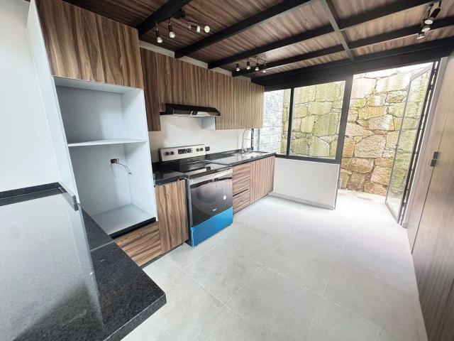 Casa en Venta en Acopilco, Cuajimalpa | Doble altura | Vista arbolada