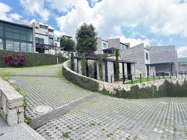 Casa en Venta en Acopilco, Cuajimalpa | Doble altura | Vista arbolada